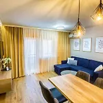 Apparition Hill Apartman