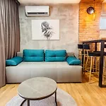 Apparition Hill Apartman